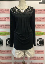 Charger l'image dans la galerie, Philosophy Lace Detailed Top (Size XXL)