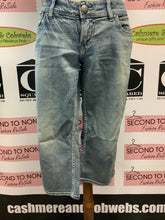 Cargar imagen en el visor de la galería, Silver Jeans Co Capris (Size W32)