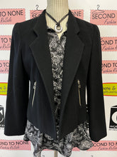 Cargar imagen en el visor de la galería, Banana Republic B&W Paisley Print Blouse (Size S)