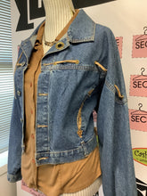 Load image into Gallery viewer, Vintage Cropped Denim Jacket With Rope (Size L)