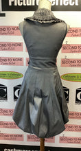 Cargar imagen en el visor de la galería, Frank Lyman Parachute Dress (Size 10)
