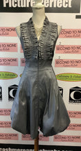 Cargar imagen en el visor de la galería, Frank Lyman Parachute Dress (Size 10)