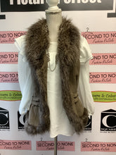 Cargar imagen en el visor de la galería, Promos Faux Fur Fashion Vest (Size L)