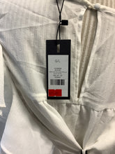 Cargar imagen en el visor de la galería, NWT Dynamite Frill Blouse (Size L)