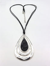 Charger l'image dans la galerie, Teardrop Rope Necklace (Restocked!)
