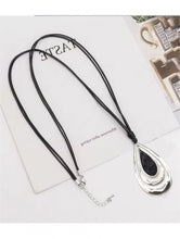 Charger l'image dans la galerie, Teardrop Rope Necklace (Restocked!)