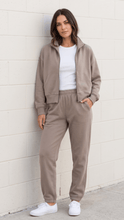 Cargar imagen en el visor de la galería, Ultra-Soft Brushed Fleece Sweat Pants (2 Colors)