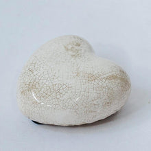 Cargar imagen en el visor de la galería, Ceramic Glazed Heart