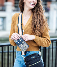 Charger l'image dans la galerie, Kedzie Zippered Wallet (6 Styles)