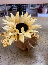 Charger l'image dans la galerie, Fleurs d’automne en jute (3 styles)