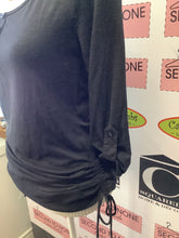 Cargar imagen en el visor de la galería, Camiseta Negra con Espalda de Cordón (Talla M)