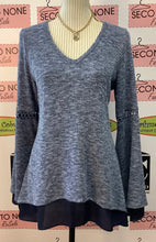 Cargar imagen en el visor de la galería, Top de capa azul marino (M)