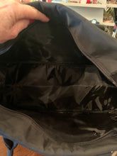 Cargar imagen en el visor de la galería, NOWOT Hugo Boss Bolsa deportiva