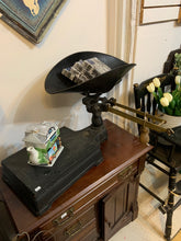 Cargar imagen en el visor de la galería, Báscula grande para cereales y dulces Fairbanks