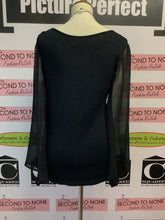 Cargar imagen en el visor de la galería, Nado Sheer Sleeve Top (Size L)
