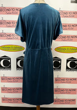 Load image into Gallery viewer, Blue Velour Dress (Size 2X)
