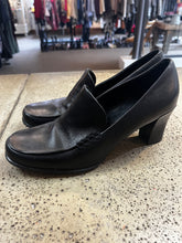 Load image into Gallery viewer, Franco Sarto Leather Heeled Loafer (Size 7.5)
