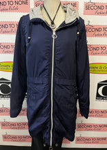 Charger l'image dans la galerie, BENCH Navy Puff Windbreaker (Size L)
