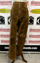 Charger l'image dans la galerie, Skott’s Washable Chocolate Suede Pants (Size 14)

