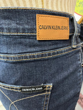 Cargar imagen en el visor de la galería, Calvin Klein Jeans (Size 16)
