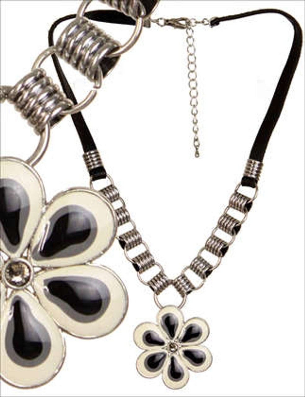 Black & White Flower Necklace