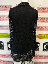 Load image into Gallery viewer, Traditions Black Lace Fooler Top (Size L)
