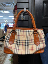 Charger l'image dans la galerie, Authentic Burberry Haymarket Check Satchel Bag
