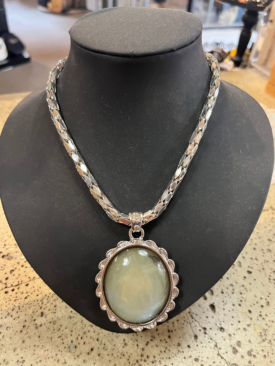 Mood Ring-Looking Necklace