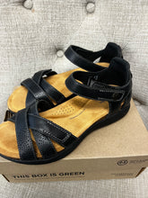 Load image into Gallery viewer, Clarks April Poppy Leather Sandals (Size 8 Wide)
