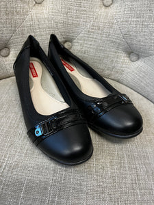 Tender Tootsies Flats (Size 7)
