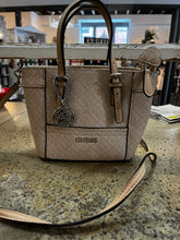 Charger l&#39;image dans la galerie, Guess Mini Tote Crossbody
