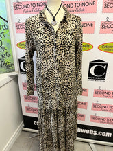 Charger l&#39;image dans la galerie, Leopard Print Maxi Dress (Size M)
