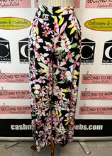 Load image into Gallery viewer, Roxy Floral Pants (Size XS)
