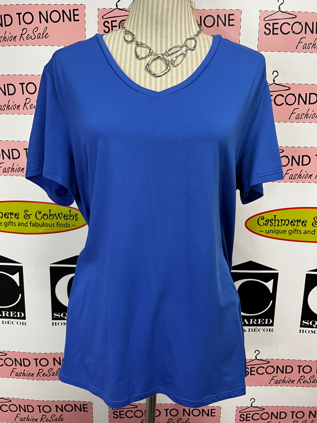 Lolë Active T-Shirt (Size XL)