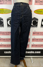 Charger l'image dans la galerie, Levi's 512 Dark Wash Jeans (Size 32x32)
