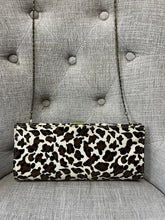 Load image into Gallery viewer, Leopard Print Clutch Bag
