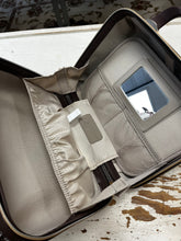 Charger l'image dans la galerie, Triforce Snake Skin Hard Travel Case

