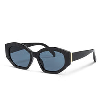 Cargar imagen en el visor de la galería, Oval Angle Sunglasses - Lucia (3 Colors)
