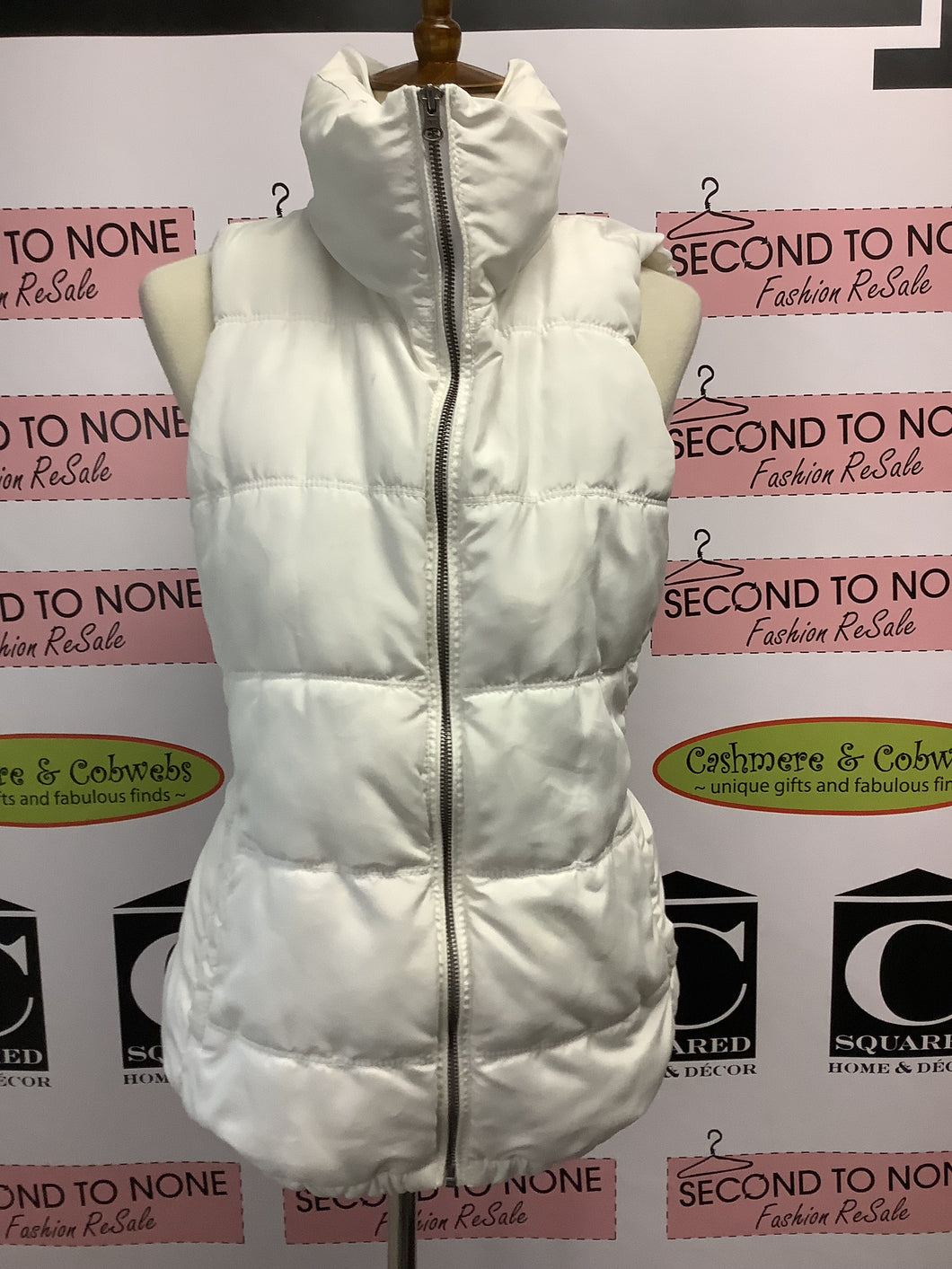 Old Navy White Puffer Vest (Size L)