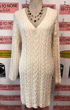 Charger l'image dans la galerie, Grace &amp; Lace Cloud Cabled Sweater Dress (Size XL)
