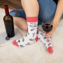 Cargar imagen en el visor de la galería, Fun WINE-Themed Socks With Bonus Cork (4 Designs)
