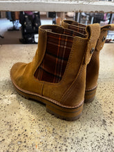 Cargar imagen en el visor de la galería, Timberland Courmayeur Boots (Size 7)
