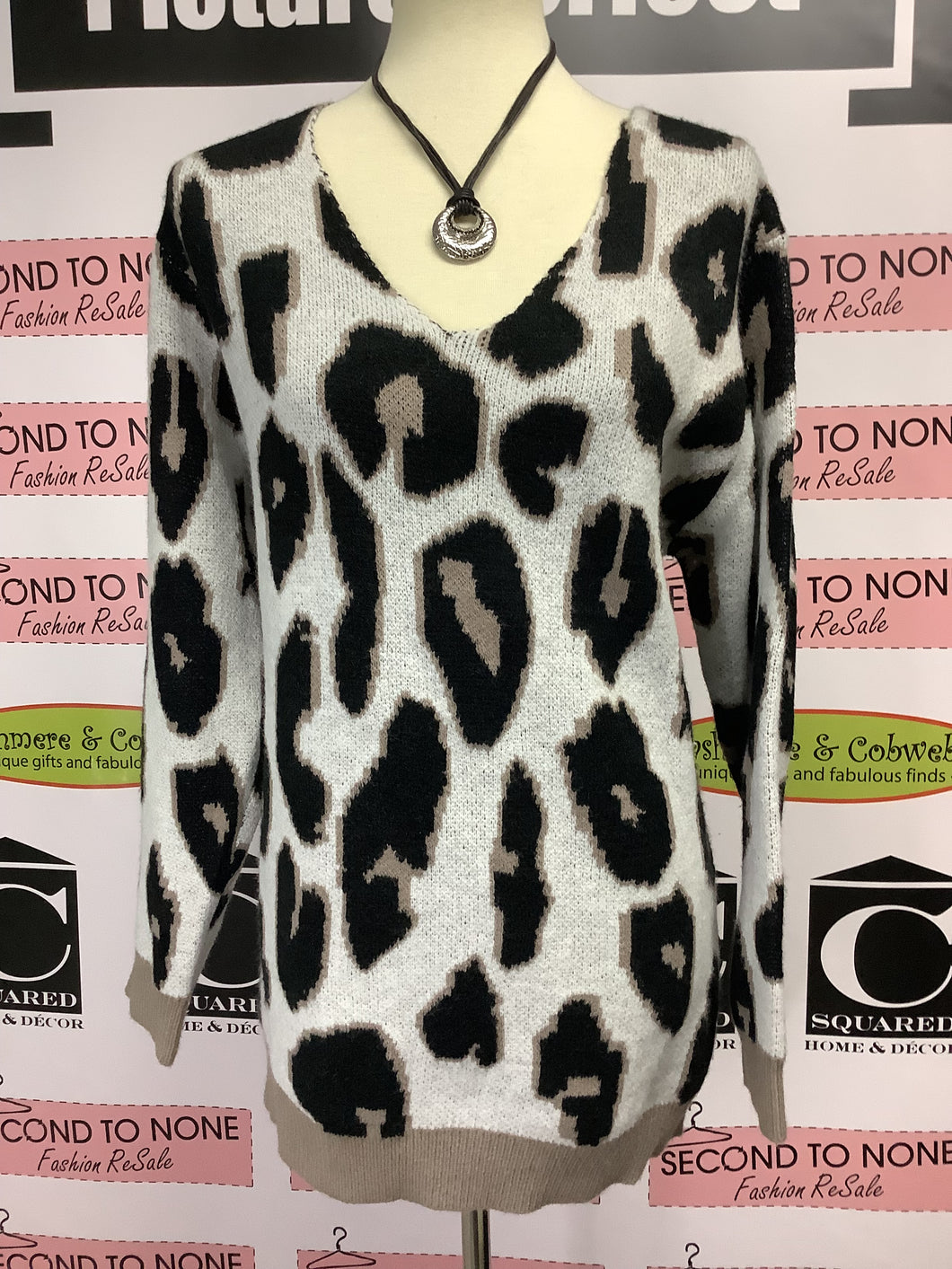 NWT Cheetah Plush Sweater (Size XXL)