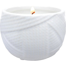 Cargar imagen en el visor de la galería, Unwind Knitting Theme Soy Reveal Candle

