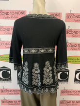 Load image into Gallery viewer, BCBG Embroidered Top (Size M)
