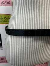 Cargar imagen en el visor de la galería, Canadian Made Leather Belt (Size S)
