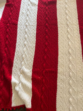Charger l&#39;image dans la galerie, Hand-Knit Cable Red/White Blanket
