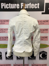 Charger l&#39;image dans la galerie, Cropped White Jean Jacket (Size M)
