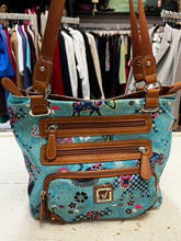 Charger l'image dans la galerie, Stone Mountain Elephant Purse
