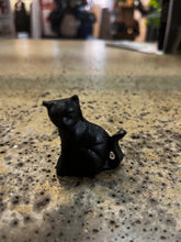 Cargar imagen en el visor de la galería, Mini Cast-Iron Sitting Cat (3 Colors)
